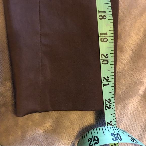 Vintage two piece brown skirt suit that can transition from corporate to dressy. - Picture 7 of 16